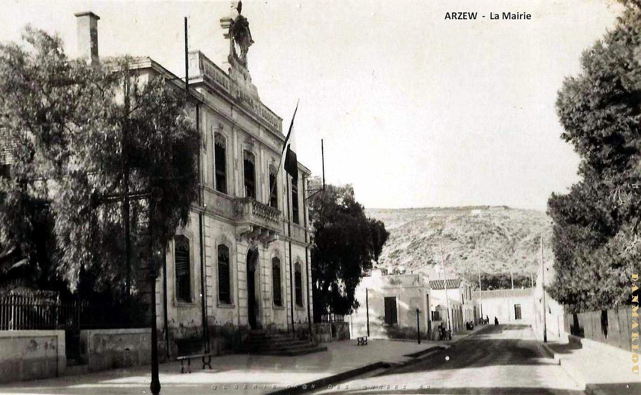 Arzew - Hotel de Ville.jpg